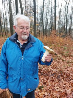 Heinz mit Steinpilz; Foto Ivanka 14.11.25