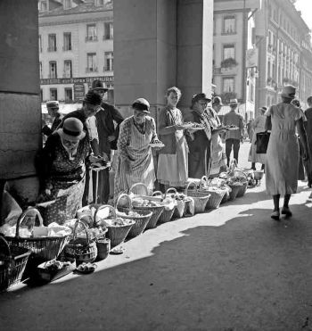 Marktfrauen beim Pilzverkauf in Bern 1935; Foto Staatsarchiv Kanton Bern