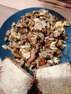 Frische Waldpilze mit Rührei; Foto Melanie 12.9.25