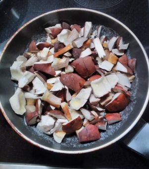 Pfanne mit Maronenstücken; Foto Christopher 19.10.25