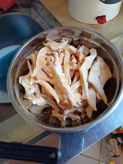 Semmelstoppelpilze in Streifen; Foto Heidrun 13.9.25