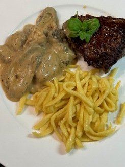 Speisemorcheln an Rindersteak 2; Foto Oliver 15.3.24 Speisemorcheln an Rindersteak 2; Foto Oliver 15.3.24