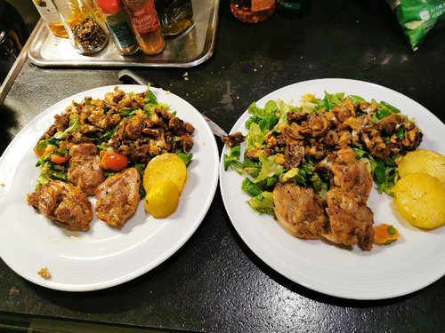 Steinpilze Hähnchenschenkel Corinna 25.10.22 Steinpilze Hähnchenschenkel Corinna 25.10.22